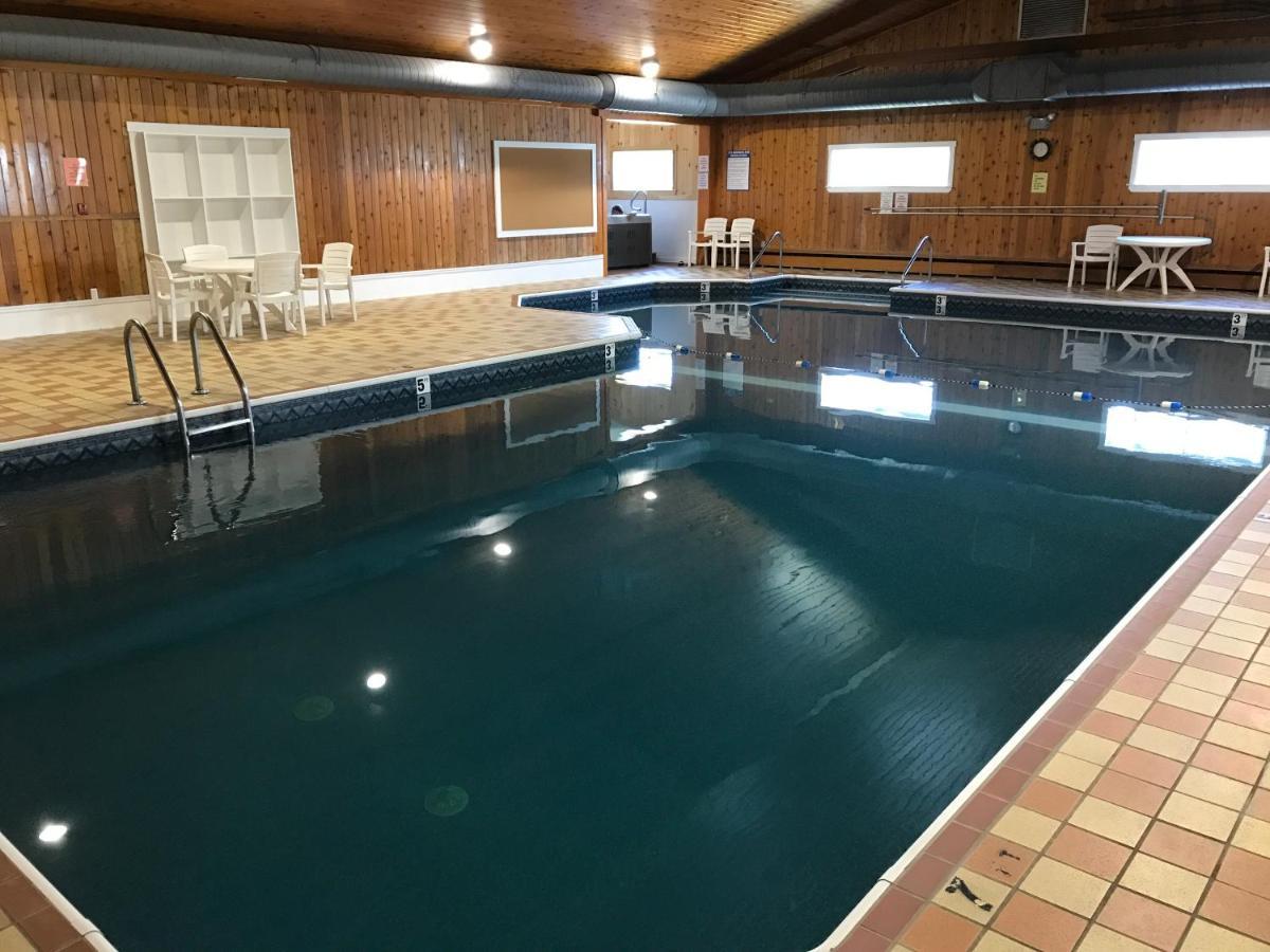 Acadia Village Resort Ellsworth Bagian luar foto