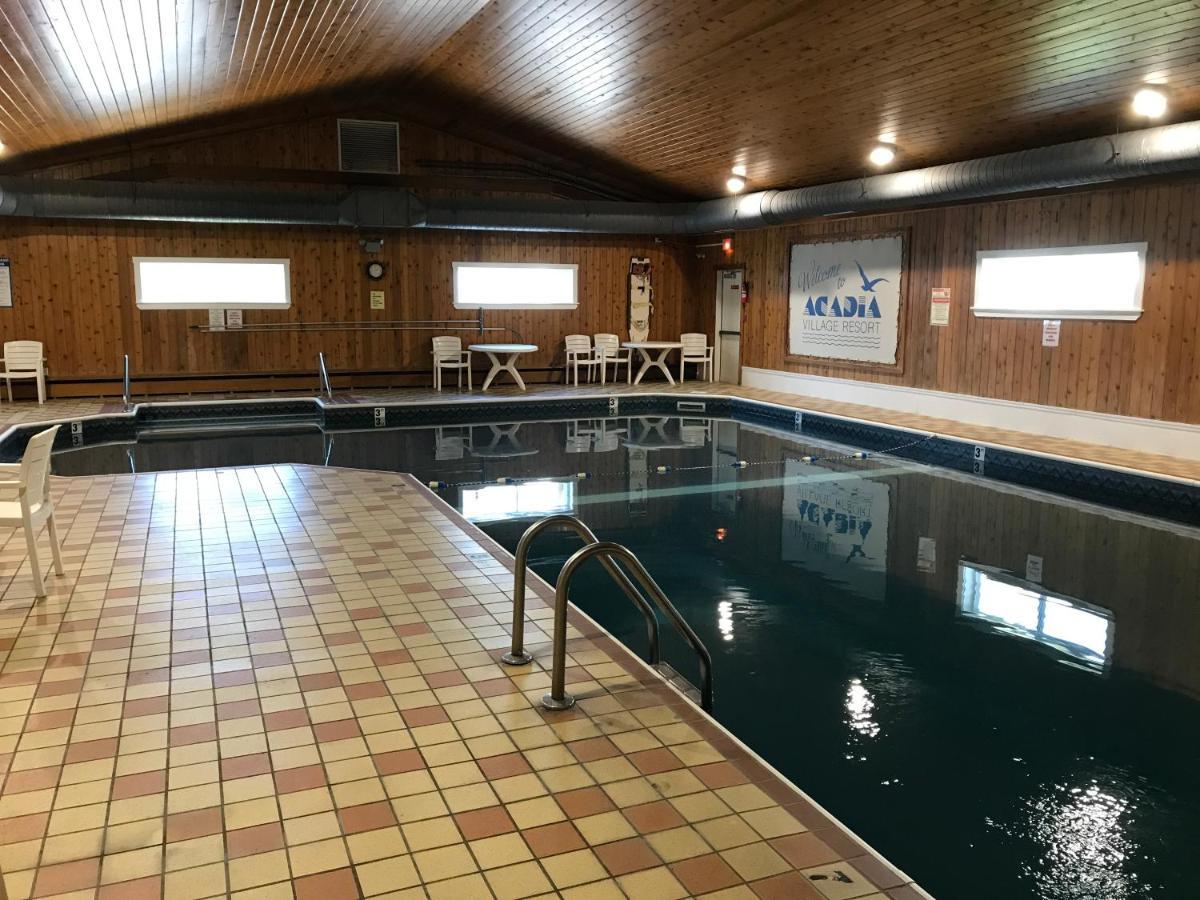 Acadia Village Resort Ellsworth Bagian luar foto