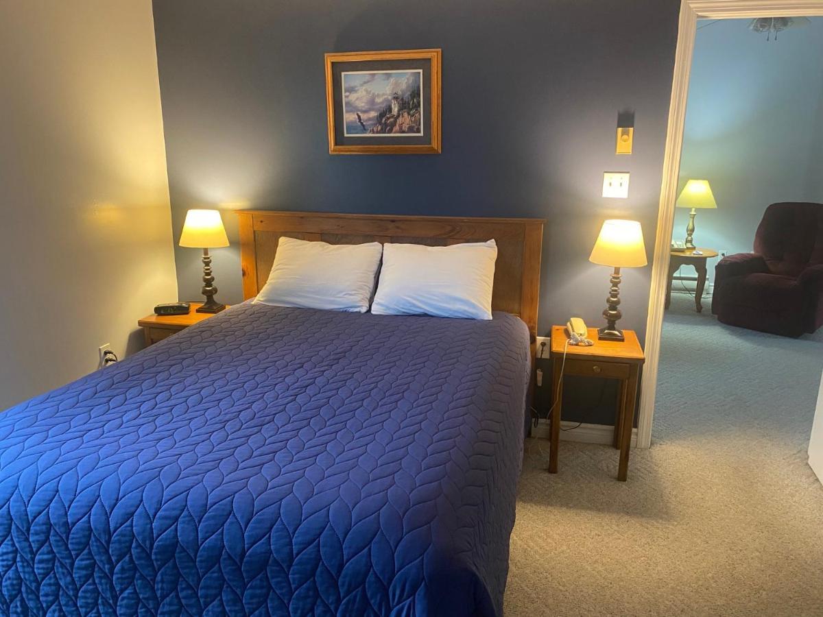 Acadia Village Resort Ellsworth Bagian luar foto